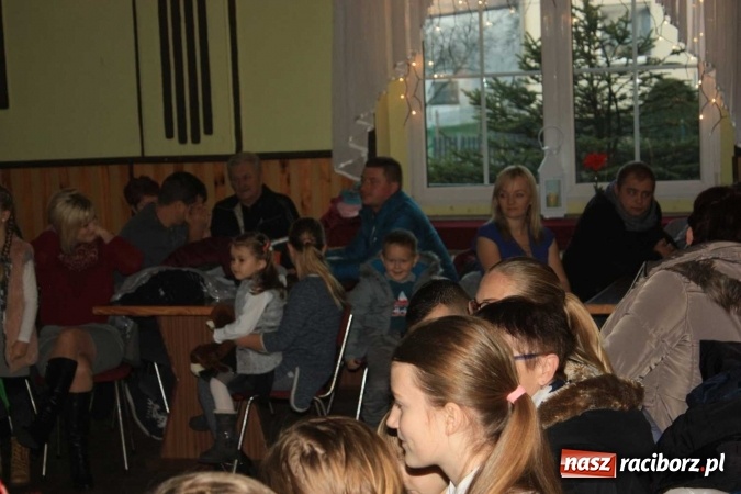 Zdjęcie w galerii na portalu naszraciborz.pl: Święty Mikołaj odwiedził dzieci w Borucinie!  wiadomości z regionu