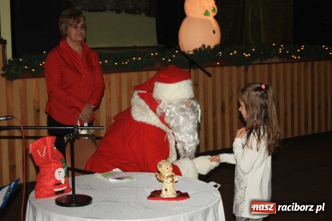 Zdjęcie w galerii na portalu naszraciborz.pl: Święty Mikołaj odwiedził dzieci w Borucinie!  wiadomości z regionu
