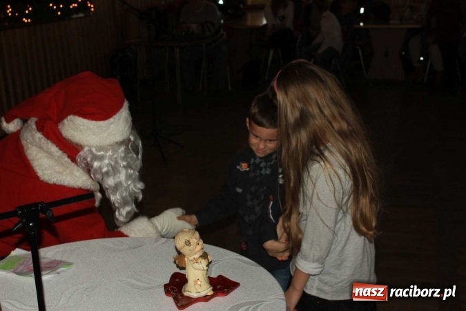 Zdjęcie w galerii na portalu naszraciborz.pl: Święty Mikołaj odwiedził dzieci w Borucinie!  wiadomości z regionu