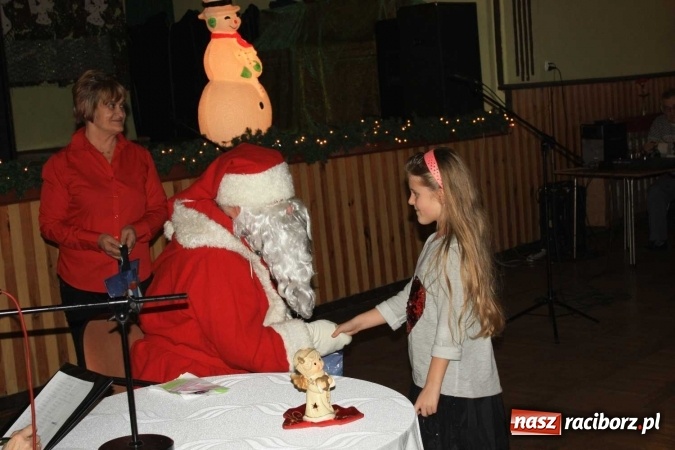 Zdjęcie w galerii na portalu naszraciborz.pl: Święty Mikołaj odwiedził dzieci w Borucinie!  wiadomości z regionu