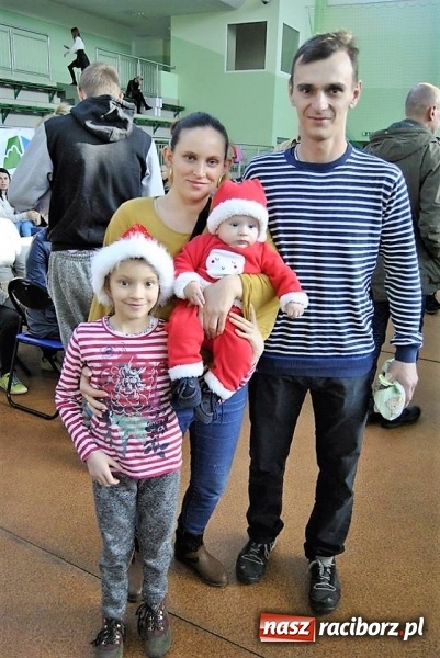 Zdjęcie w galerii na portalu naszraciborz.pl: Mikołaj odwiedził dzieci pracownik&oacute;w firmy Eko-Okna wiadomości z regionu