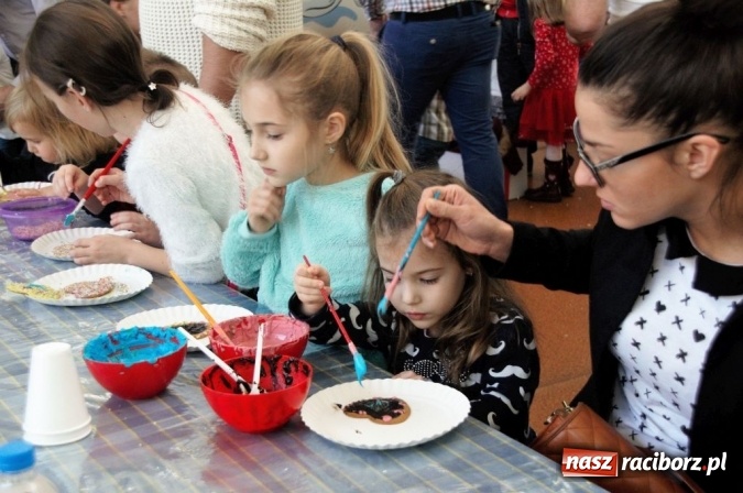 Zdjęcie w galerii na portalu naszraciborz.pl: Mikołaj odwiedził dzieci pracownik&oacute;w firmy Eko-Okna wiadomości z regionu