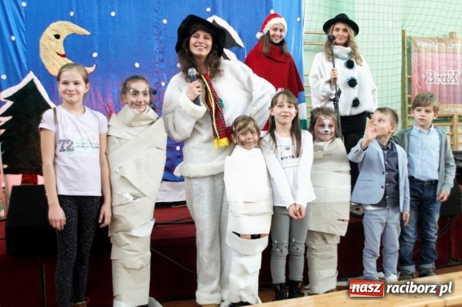 Zdjęcie w galerii na portalu naszraciborz.pl: Mikołaj odwiedził dzieci pracownik&oacute;w firmy Eko-Okna wiadomości z regionu