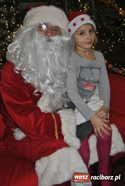 Zdjęcie w galerii na portalu naszraciborz.pl: Mikołajki dla dzieci pracownik&oacute;w Rafako wiadomości z regionu