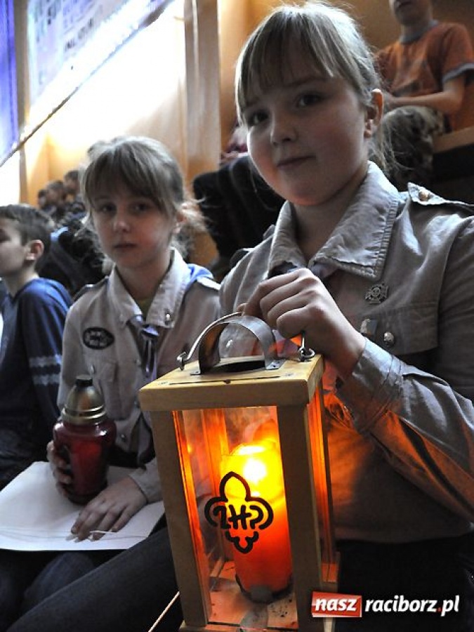 Zdjęcie w galerii na portalu naszraciborz.pl: Jasełka na pożegnanie szkoły wiadomości z regionu