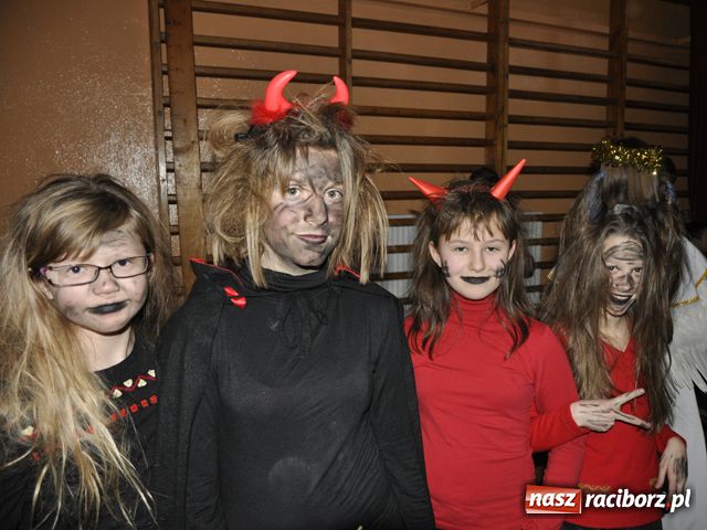 Zdjęcie w galerii na portalu naszraciborz.pl: Jasełka na pożegnanie szkoły wiadomości z regionu