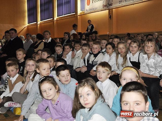 Zdjęcie w galerii na portalu naszraciborz.pl: Jasełka na pożegnanie szkoły wiadomości z regionu