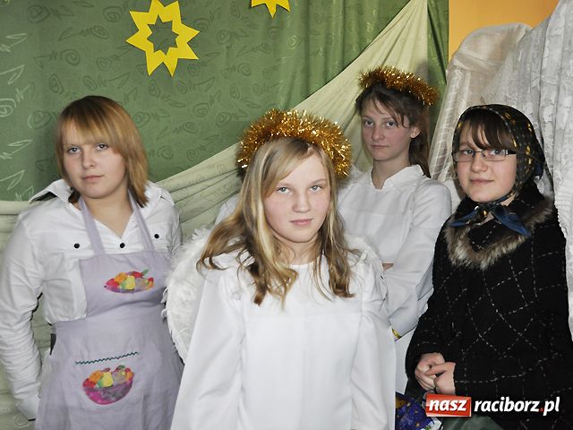 Zdjęcie w galerii na portalu naszraciborz.pl: Jasełka na pożegnanie szkoły wiadomości z regionu