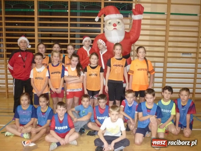 Zdjęcie w galerii na portalu naszraciborz.pl: Sportowe Mikołajki w Rudniku  wiadomości z regionu