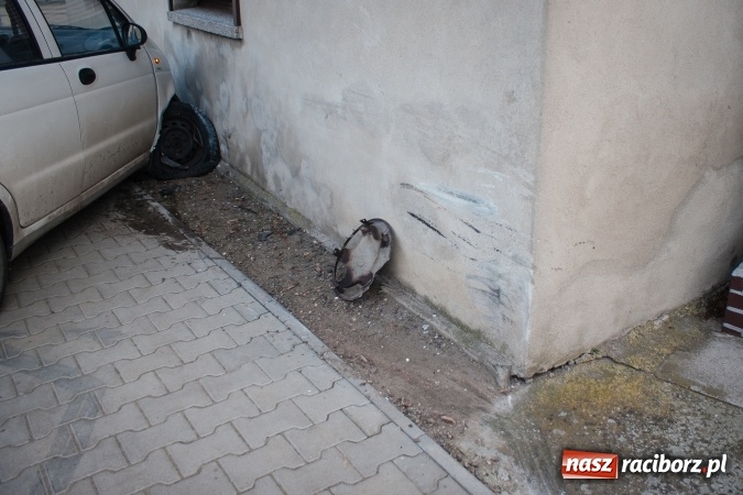 Zdjęcie w galerii na portalu naszraciborz.pl: Daewoo matiz uderzył w ścianę budynku w Samborowicach wiadomości z regionu