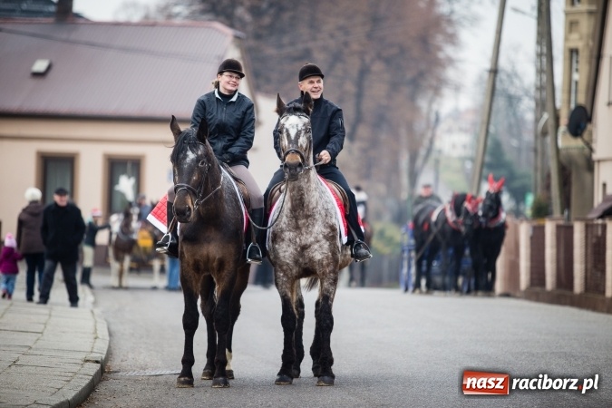 Zdjęcie w galerii na portalu naszraciborz.pl: Procesja konna ku czci św. Mikołaja w Krzanowicach wiadomości z regionu