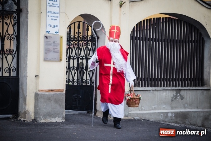Zdjęcie w galerii na portalu naszraciborz.pl: Procesja konna ku czci św. Mikołaja w Krzanowicach wiadomości z regionu