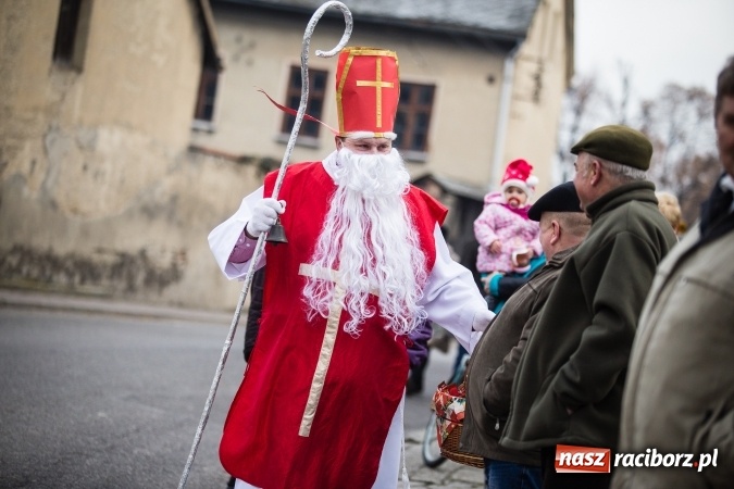 Zdjęcie w galerii na portalu naszraciborz.pl: Procesja konna ku czci św. Mikołaja w Krzanowicach wiadomości z regionu