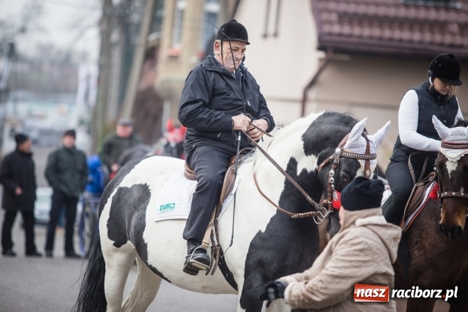 Zdjęcie w galerii na portalu naszraciborz.pl: Procesja konna ku czci św. Mikołaja w Krzanowicach wiadomości z regionu