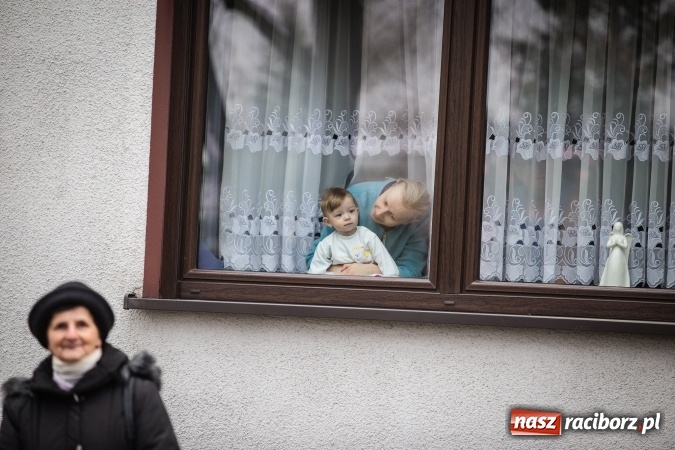 Zdjęcie w galerii na portalu naszraciborz.pl: Procesja konna ku czci św. Mikołaja w Krzanowicach wiadomości z regionu