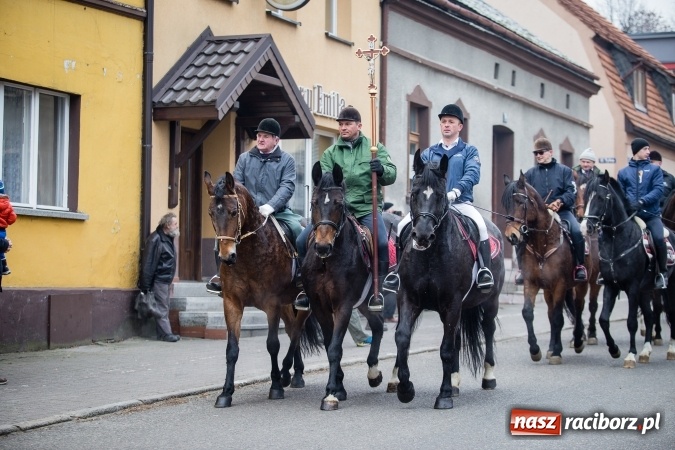 Zdjęcie w galerii na portalu naszraciborz.pl: Procesja konna ku czci św. Mikołaja w Krzanowicach wiadomości z regionu