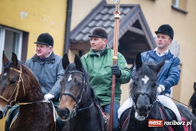 Zdjęcie w galerii na portalu naszraciborz.pl: Procesja konna ku czci św. Mikołaja w Krzanowicach wiadomości z regionu