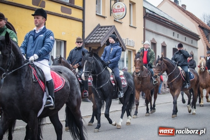 Zdjęcie w galerii na portalu naszraciborz.pl: Procesja konna ku czci św. Mikołaja w Krzanowicach wiadomości z regionu