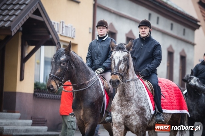 Zdjęcie w galerii na portalu naszraciborz.pl: Procesja konna ku czci św. Mikołaja w Krzanowicach wiadomości z regionu