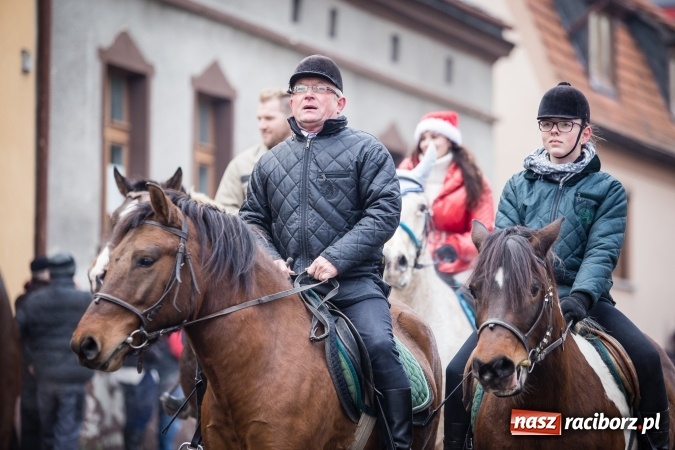 Zdjęcie w galerii na portalu naszraciborz.pl: Procesja konna ku czci św. Mikołaja w Krzanowicach wiadomości z regionu