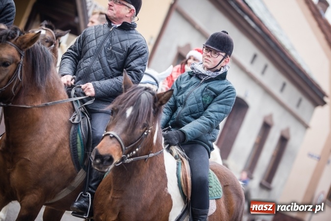 Zdjęcie w galerii na portalu naszraciborz.pl: Procesja konna ku czci św. Mikołaja w Krzanowicach wiadomości z regionu