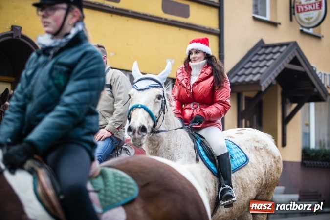Zdjęcie w galerii na portalu naszraciborz.pl: Procesja konna ku czci św. Mikołaja w Krzanowicach wiadomości z regionu