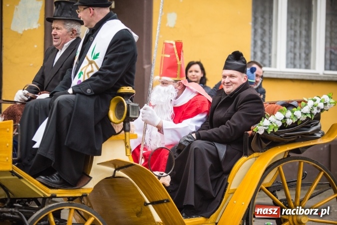 Zdjęcie w galerii na portalu naszraciborz.pl: Procesja konna ku czci św. Mikołaja w Krzanowicach wiadomości z regionu