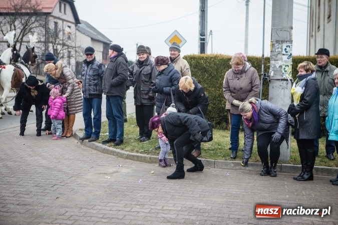 Zdjęcie w galerii na portalu naszraciborz.pl: Procesja konna ku czci św. Mikołaja w Krzanowicach wiadomości z regionu