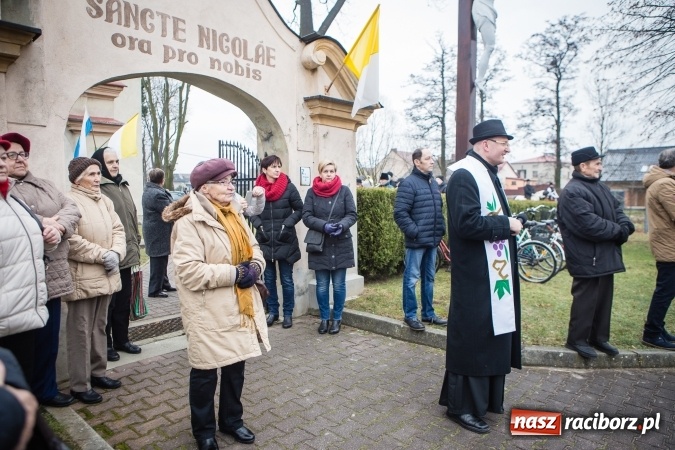 Zdjęcie w galerii na portalu naszraciborz.pl: Procesja konna ku czci św. Mikołaja w Krzanowicach wiadomości z regionu