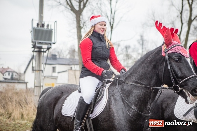 Zdjęcie w galerii na portalu naszraciborz.pl: Procesja konna ku czci św. Mikołaja w Krzanowicach wiadomości z regionu