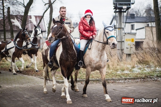 Zdjęcie w galerii na portalu naszraciborz.pl: Procesja konna ku czci św. Mikołaja w Krzanowicach wiadomości z regionu