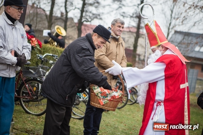 Zdjęcie w galerii na portalu naszraciborz.pl: Procesja konna ku czci św. Mikołaja w Krzanowicach wiadomości z regionu