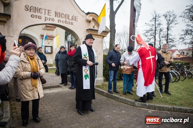 Zdjęcie w galerii na portalu naszraciborz.pl: Procesja konna ku czci św. Mikołaja w Krzanowicach wiadomości z regionu