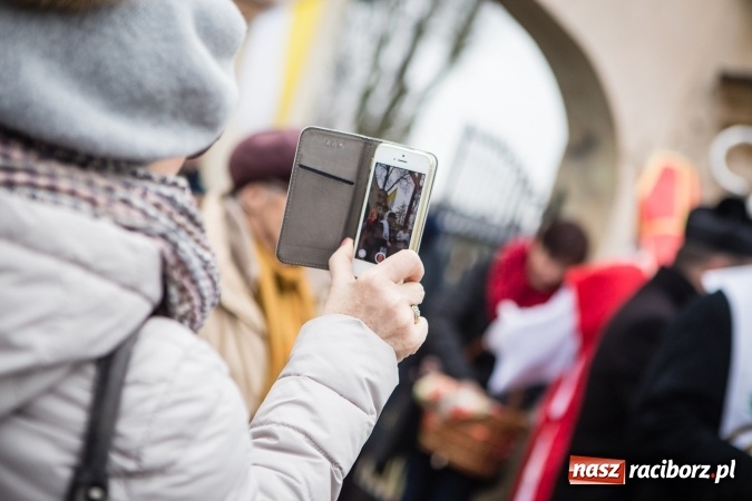 Zdjęcie w galerii na portalu naszraciborz.pl: Procesja konna ku czci św. Mikołaja w Krzanowicach wiadomości z regionu