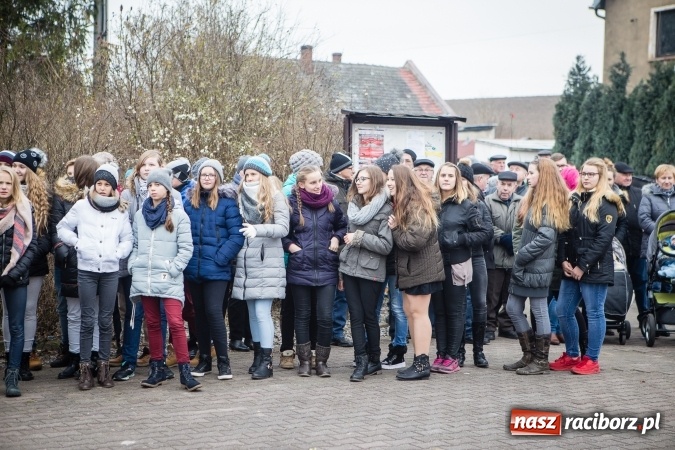 Zdjęcie w galerii na portalu naszraciborz.pl: Procesja konna ku czci św. Mikołaja w Krzanowicach wiadomości z regionu