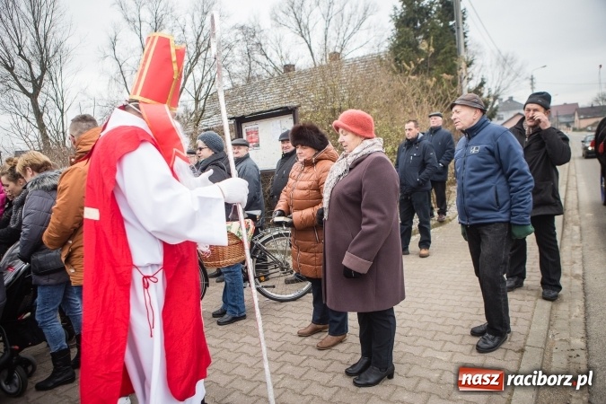 Zdjęcie w galerii na portalu naszraciborz.pl: Procesja konna ku czci św. Mikołaja w Krzanowicach wiadomości z regionu