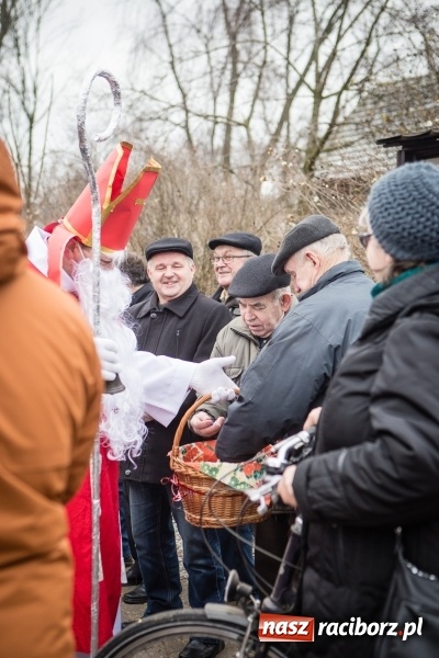 Zdjęcie w galerii na portalu naszraciborz.pl: Procesja konna ku czci św. Mikołaja w Krzanowicach wiadomości z regionu