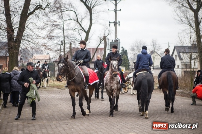 Zdjęcie w galerii na portalu naszraciborz.pl: Procesja konna ku czci św. Mikołaja w Krzanowicach wiadomości z regionu