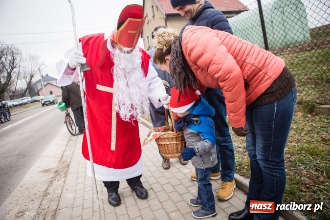 Zdjęcie w galerii na portalu naszraciborz.pl: Procesja konna ku czci św. Mikołaja w Krzanowicach wiadomości z regionu
