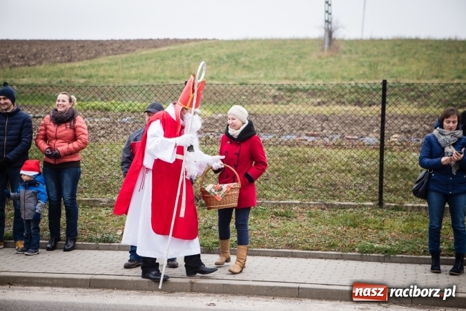 Zdjęcie w galerii na portalu naszraciborz.pl: Procesja konna ku czci św. Mikołaja w Krzanowicach wiadomości z regionu