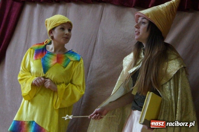 Zdjęcie w galerii na portalu naszraciborz.pl: Święty Mikołaj przyjechał do Babic z workiem prezent&oacute;w! wiadomości z regionu