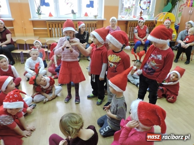 Zdjęcie w galerii na portalu naszraciborz.pl: Roztańczony św. Mikołaj w Przedszkolu nr 16  wiadomości z regionu