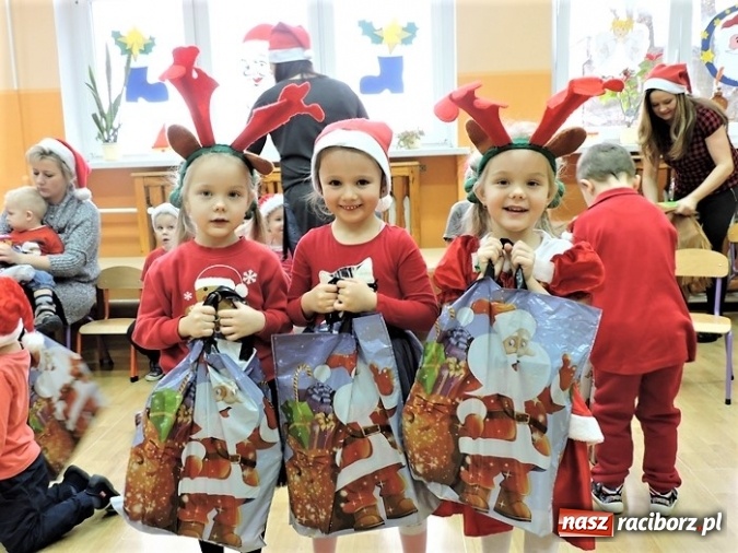 Zdjęcie w galerii na portalu naszraciborz.pl: Roztańczony św. Mikołaj w Przedszkolu nr 16  wiadomości z regionu