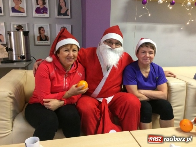 Zdjęcie w galerii na portalu naszraciborz.pl: Mikołajki Akademii Fitness z akcentem charytatywnym wiadomości z regionu