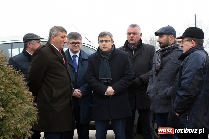 Zdjęcie w galerii na portalu naszraciborz.pl: Wojewoda śląski wizytował zbiornik Racib&oacute;rz Dolny. Powinien być gotowy w 2019 roku wiadomości z regionu