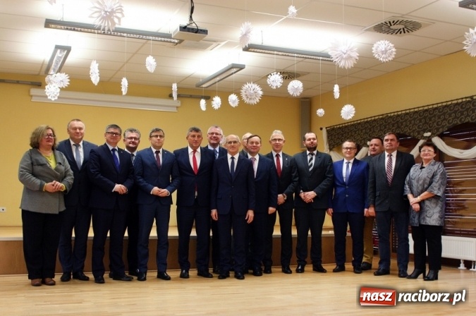 Zdjęcie w galerii na portalu naszraciborz.pl: Wojewoda śląski wizytował zbiornik Racib&oacute;rz Dolny. Powinien być gotowy w 2019 roku wiadomości z regionu