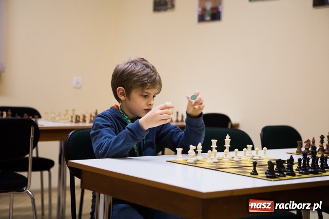 Zdjęcie w galerii na portalu naszraciborz.pl: Mikołajkowy Turniej Dzieci i Młodzieży w Szachach wiadomości z regionu