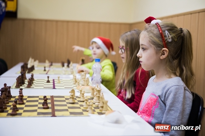 Zdjęcie w galerii na portalu naszraciborz.pl: Mikołajkowy Turniej Dzieci i Młodzieży w Szachach wiadomości z regionu