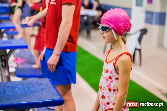 Zdjęcie w galerii na portalu naszraciborz.pl: IV Mikołajkowe Zawody Pływackie w ZSOMS wiadomości z regionu