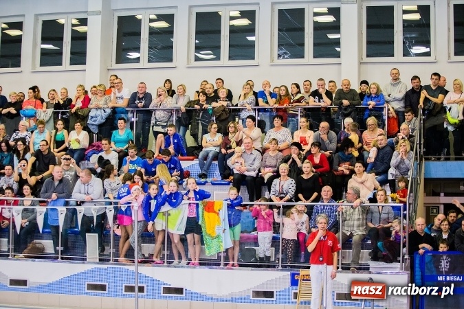 Zdjęcie w galerii na portalu naszraciborz.pl: IV Mikołajkowe Zawody Pływackie w ZSOMS wiadomości z regionu